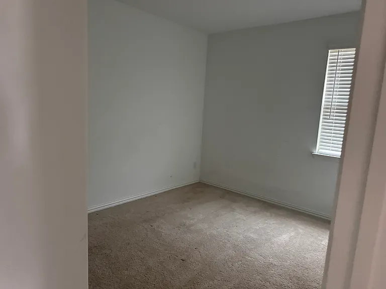 3625 Kaufman Ct — Photo 35
