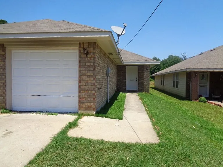 13649-13651 Biggs St — Photo 19