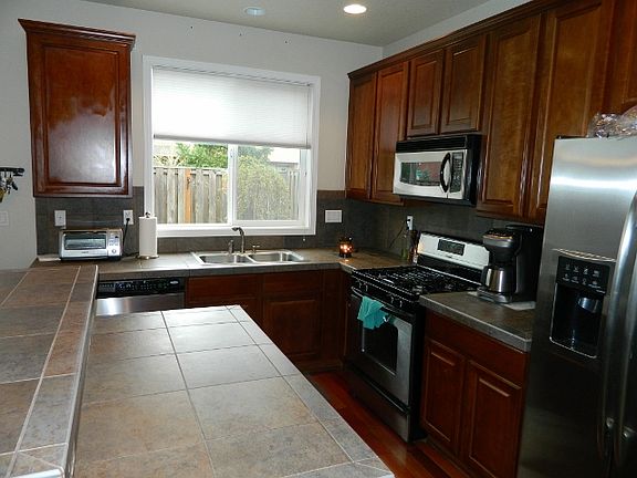 4th image of 3426 SE Pinewood Ave