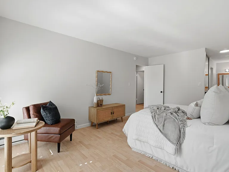1031 Crestview Dr #305 — Photo 13