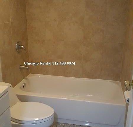 4th image of 3822 N Sawyer Ave #2