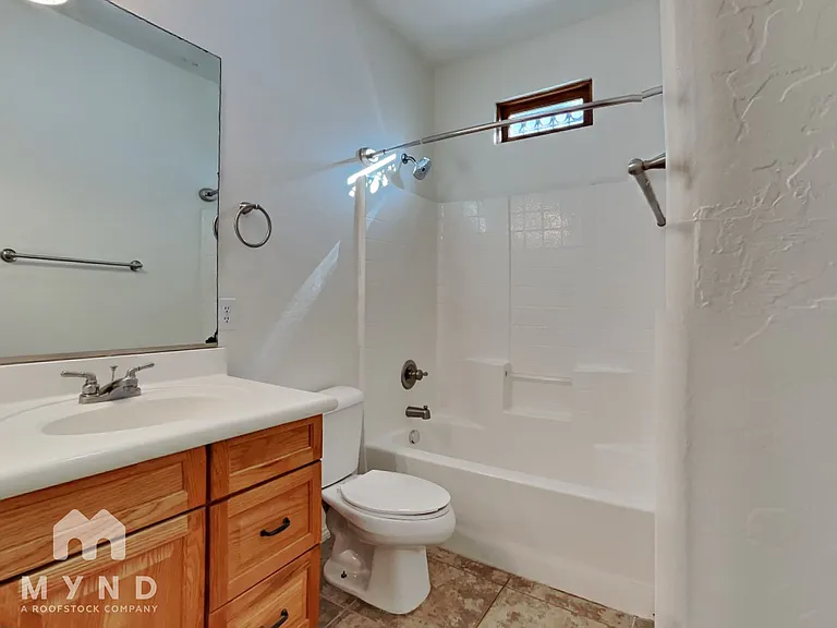 6418 S 49th Dr — Photo 25