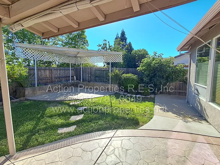 6145 Crater Lake Dr — Photo 59