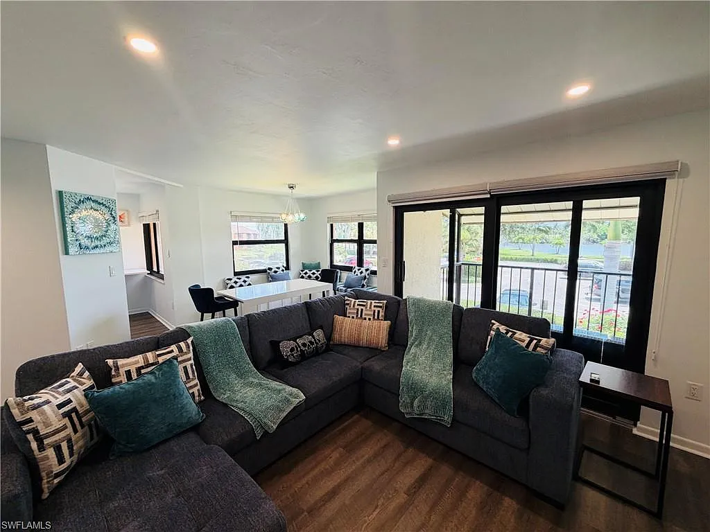 2 bed, 2.0 bath, 966 sqft, $2,500 — Photo 4