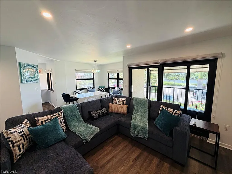1522 Mainsail Dr #4 — Photo 4