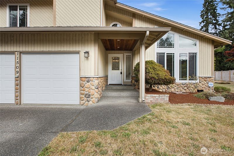 4th image of 11509 87th Avenue Ct E