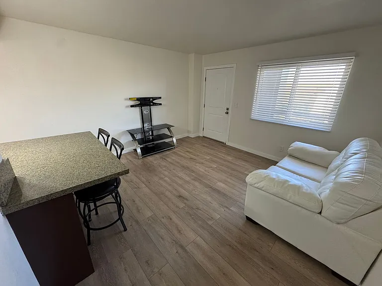 801 National City Blvd #414 — Photo 4