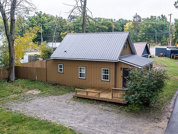 5th image of 882 Pansy St