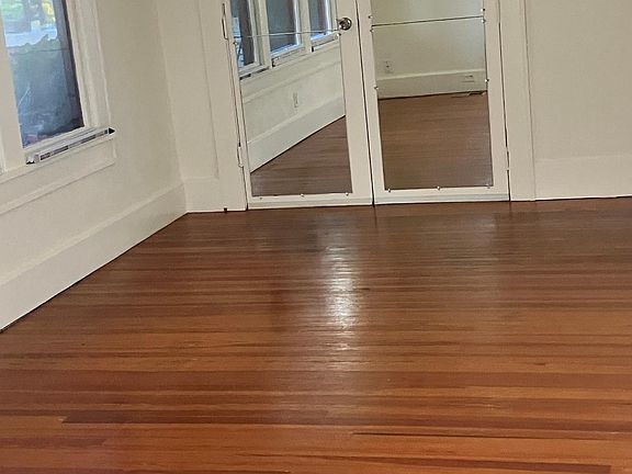 5th image of 1100 Beach Dr NE Unit 4