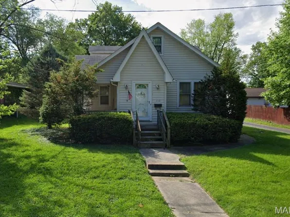 112 N 36th St, Belleville, IL 62226