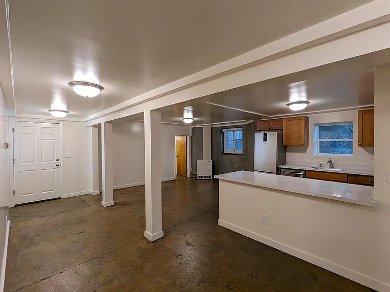 Hillegass Court Apartments — Photo 13