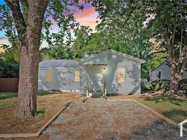 5745 Holland St, Fayetteville, NC 28311