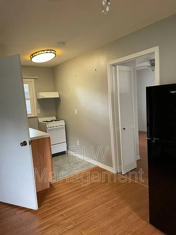 1 bed, 1.0 bath, 700 sqft, $800 — Photo 3