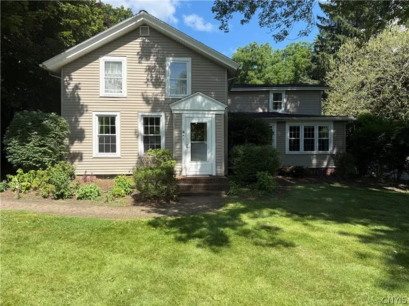 4 Lynacres Blvd, Fayetteville, NY 13066