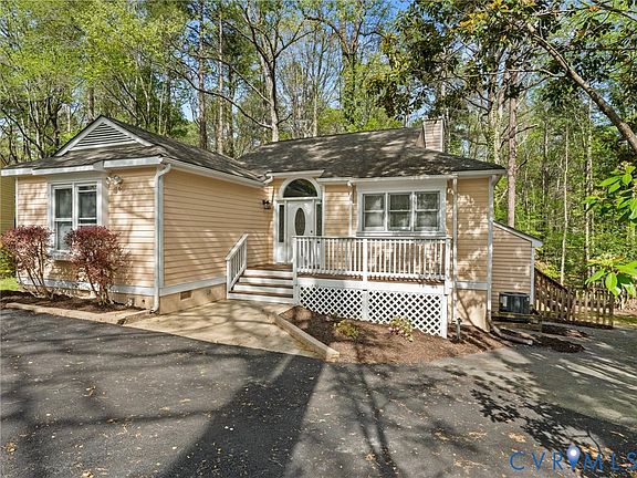 2nd image of 5605 Woods Walk Rd