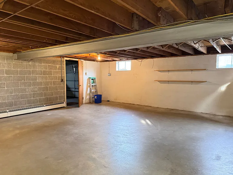 15 E Market St — Photo 16