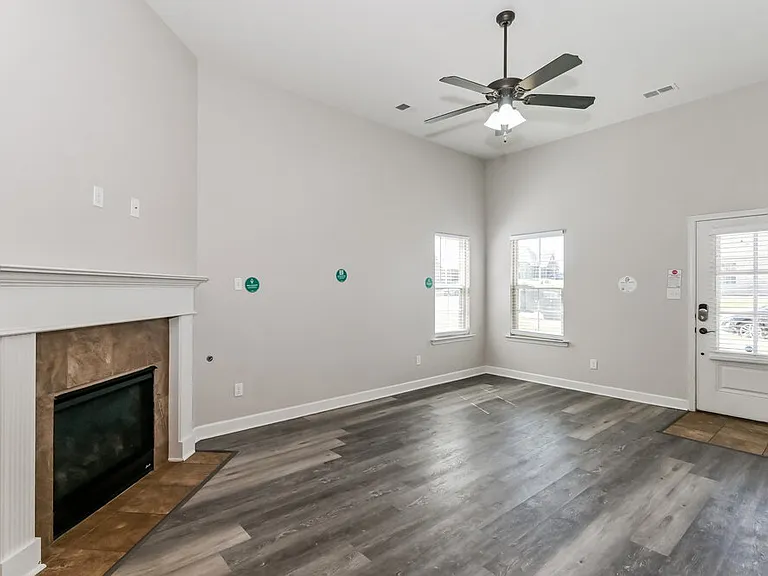 1405 Switzer Cv — Photo 4