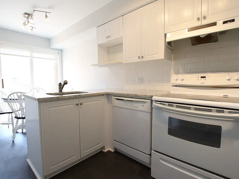 4427 Wildmint Sq — Photo 8