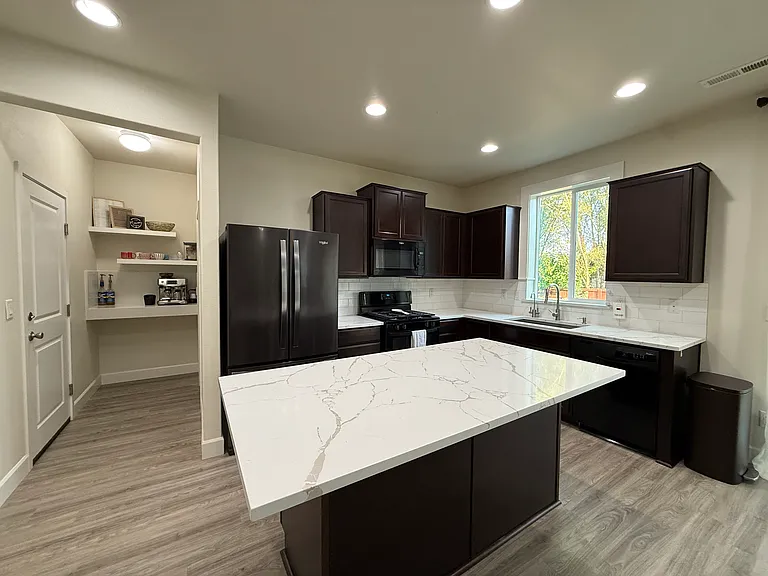 1740 Chinook Ave — Photo 4