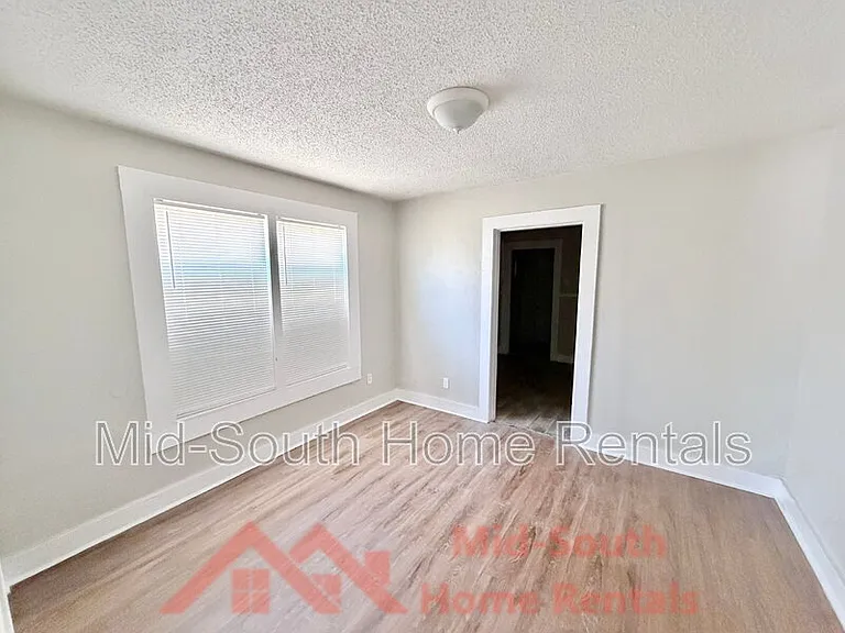 2263 Hunter Ave — Photo 6