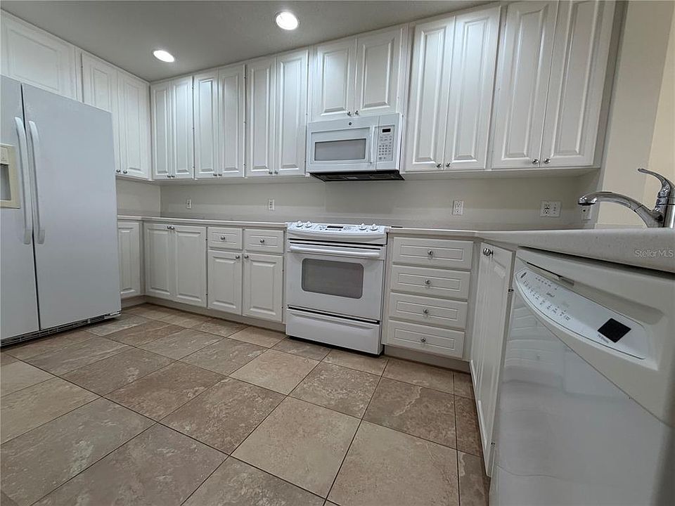 1st image of 8427 Leatherleaf Ln #8427