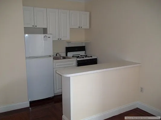 Rented by Magnum Realty Holdings, LLC | media 28