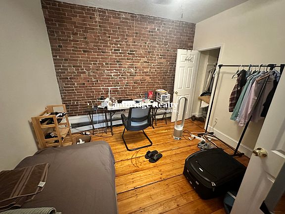 4th image of 115 Hampshire St #2