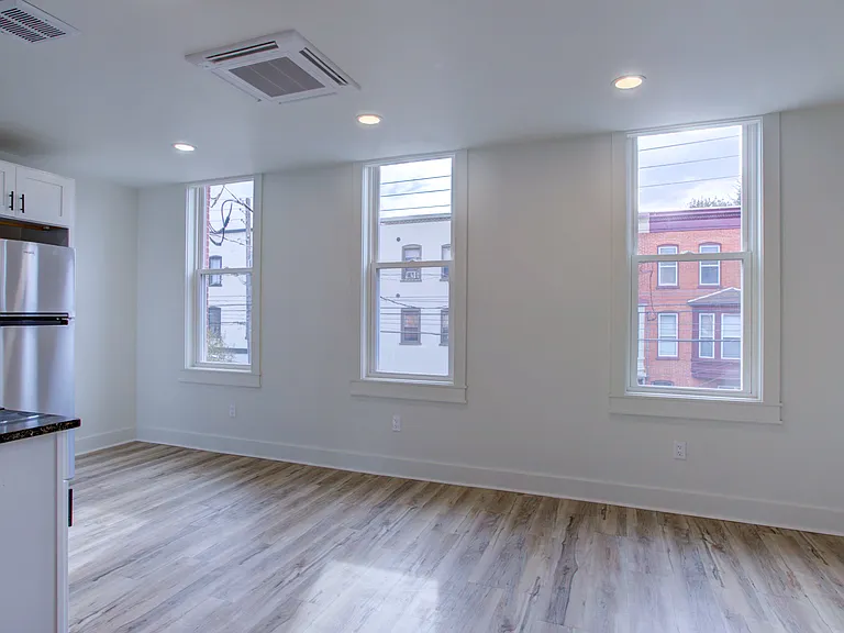 11 E Walnut St #3 — Photo 11