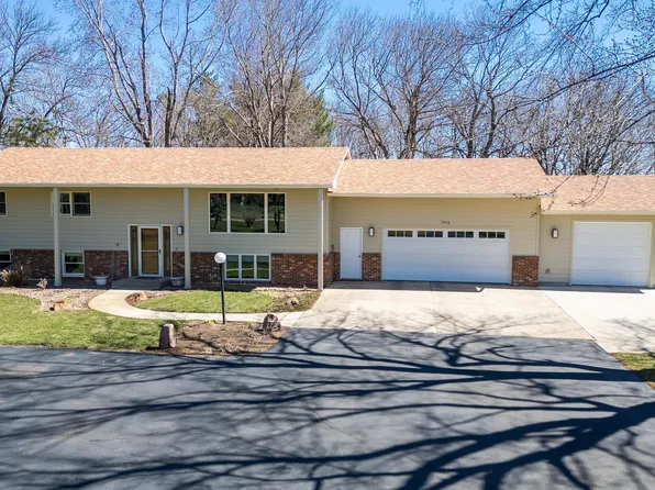 1716 S Sioux Blvd, Brandon, SD 57005