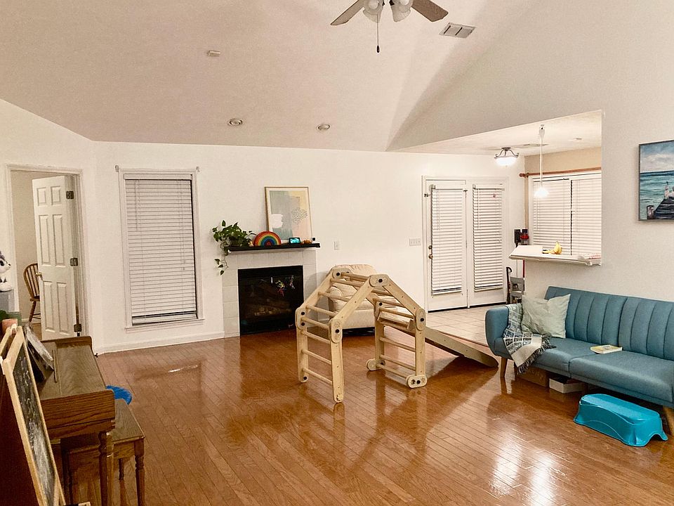 1st image of 379 Kirk Cauldy Dr