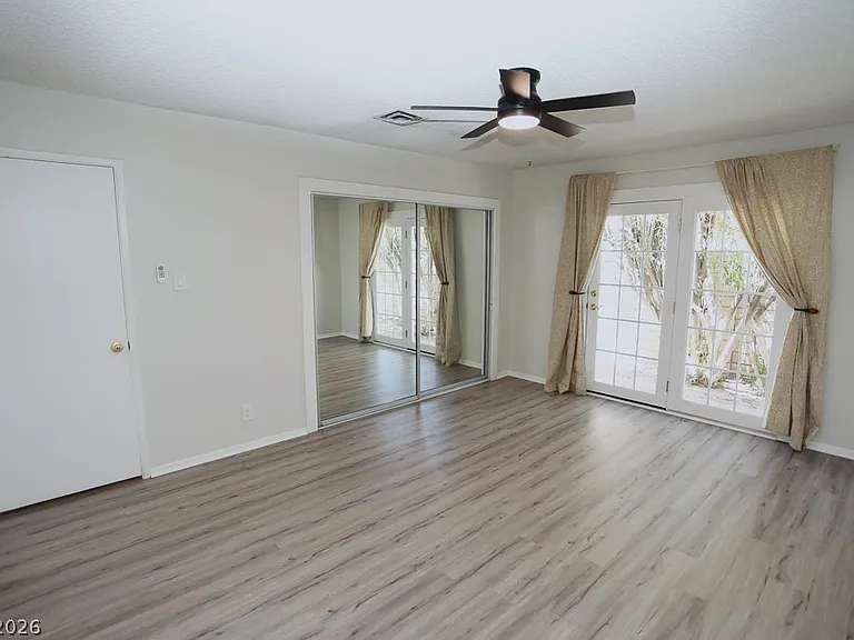 2725 Colanthe Ave — Photo 16
