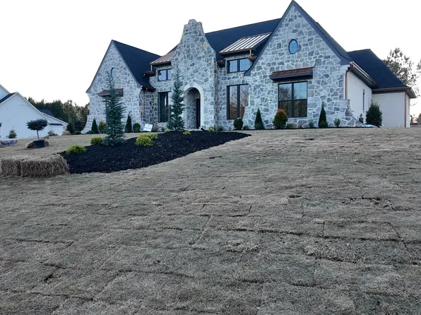 175 Annelise Park Dr, Fayetteville, GA 30214