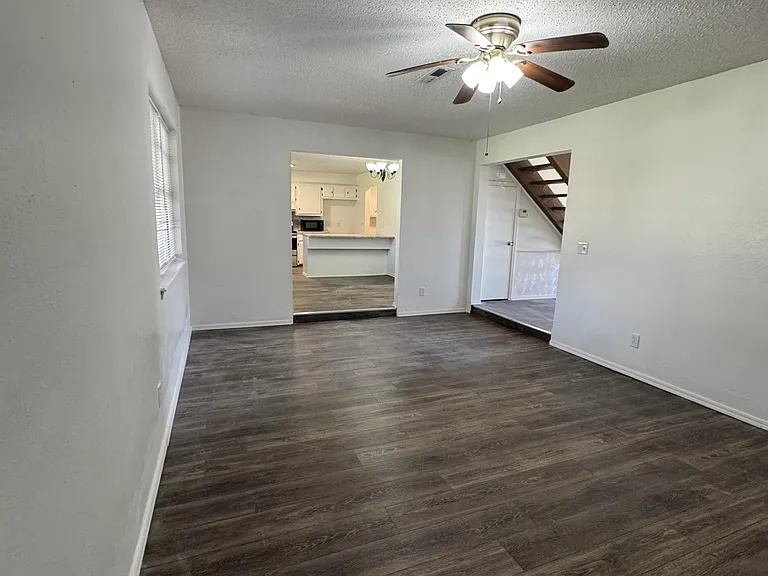 401 S Morgan Dr — Photo 3