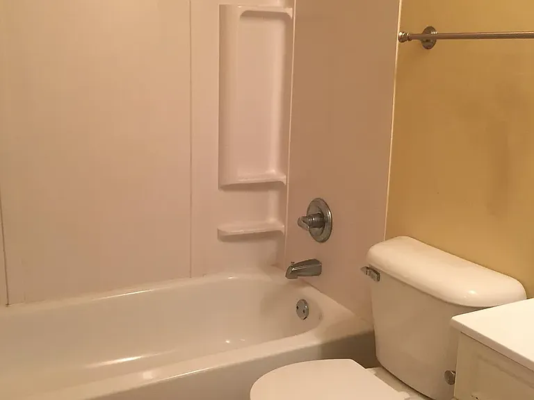 1895 Minnehaha Ave #6 — Photo 7