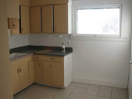 Photo 2 of 9 - 720 S Park St #3 - Kalamazoo, MI Building Photo - 720 S Park St #3