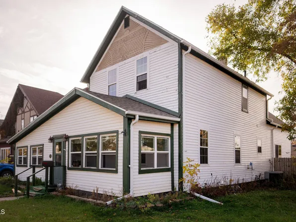 411 4th Ave NE, Jamestown, ND 58401