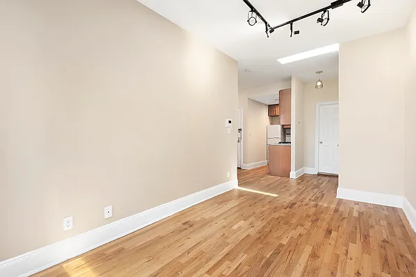 Rented by Ivey North LLC | media 14