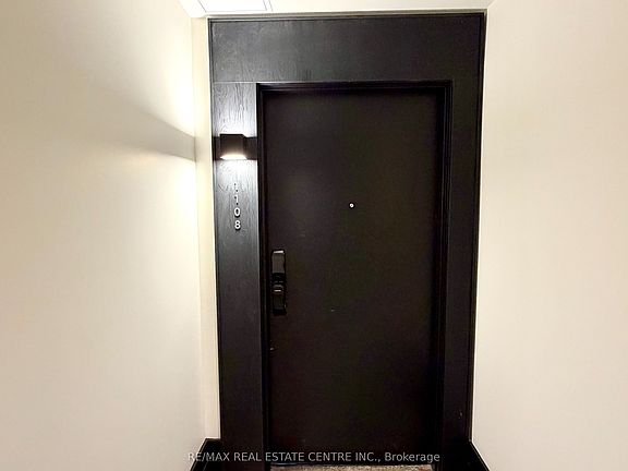 2nd image of 461 Green Rd #1108