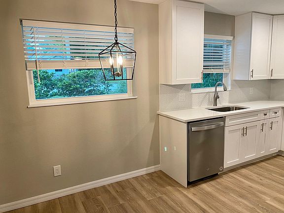 4th image of 2100 Bow Ln #1