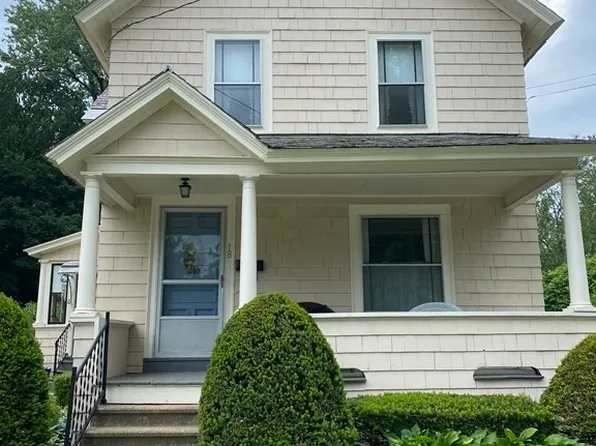 18 Walnut St, Greenfield, MA 01301