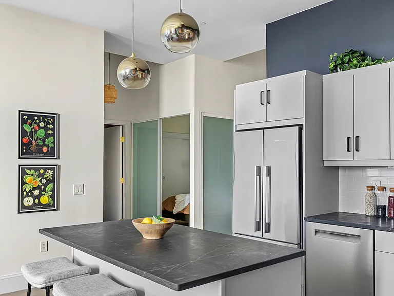 365 Bridge St #23B — Photo 3