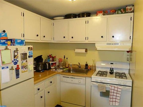 3rd image of 100 E Glenolden Ave APT B8
