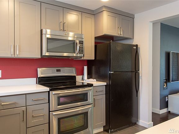 5th image of 12812 43rd Ave NE
