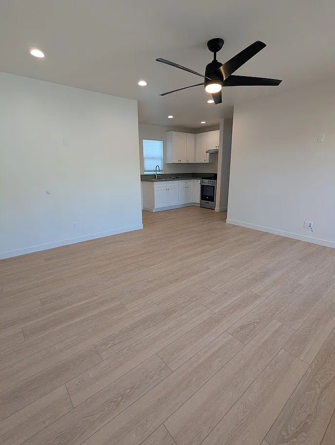 1 bed, 470 sqft, $2,300 — Photo 3