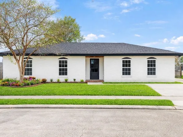 210 Lynwood Dr, Houma, LA 70360