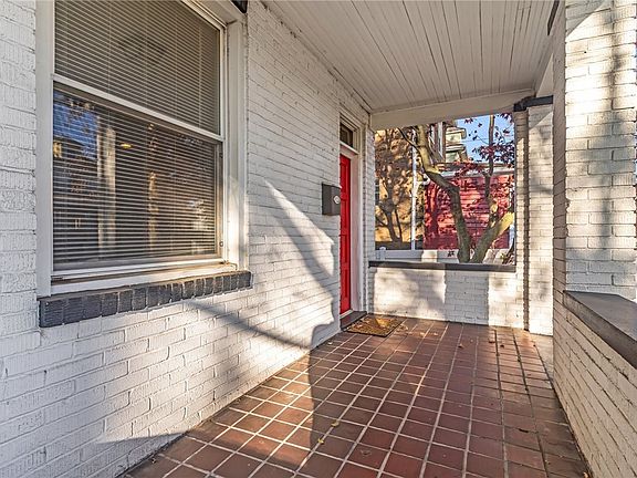 4th image of 182 W Larkspur St