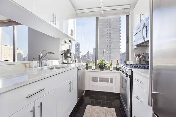 Sold by Corcoran | media 23