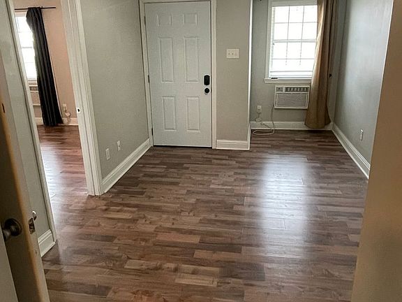 4th image of 2309 Baronne St #101