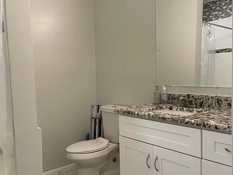 2560 S University Dr — Photo 8