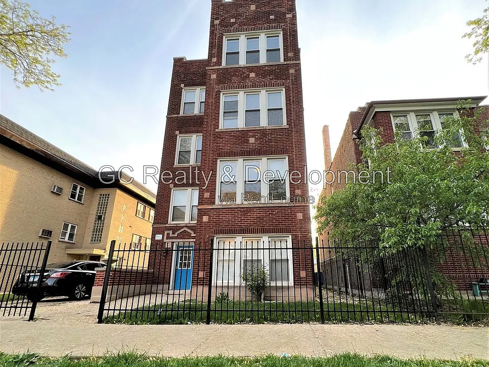 4820 N Springfield Ave #4